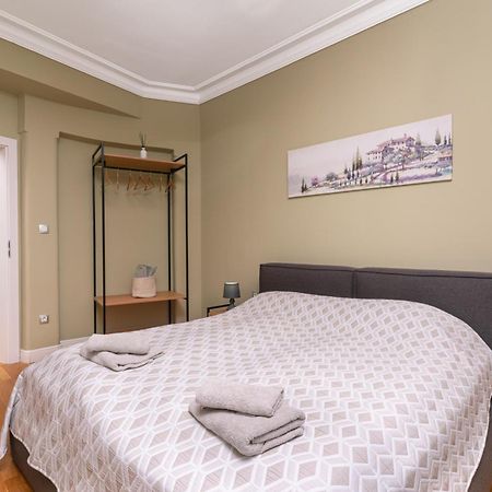 Stunning Luxury 3 Bedroom Apt In The Heart Of Town Szófia Kültér fotó